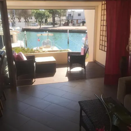 Marina Au Bord De L'eau Avec Appontement Bateau Διαμέρισμα